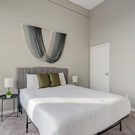 Frontdesk Huron Square Apts Downtown Cleveland Eksteriør bilde